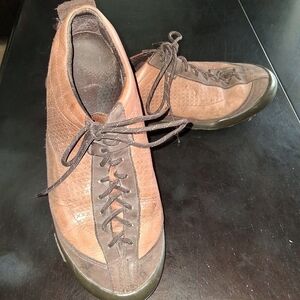 Patagonia Men's Brown Sneakers    Size 9.5
